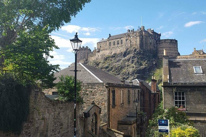 Edinburgh Castle Guided Walking Tour in English - Skip-the-line entry: what you get once you reach the grounds