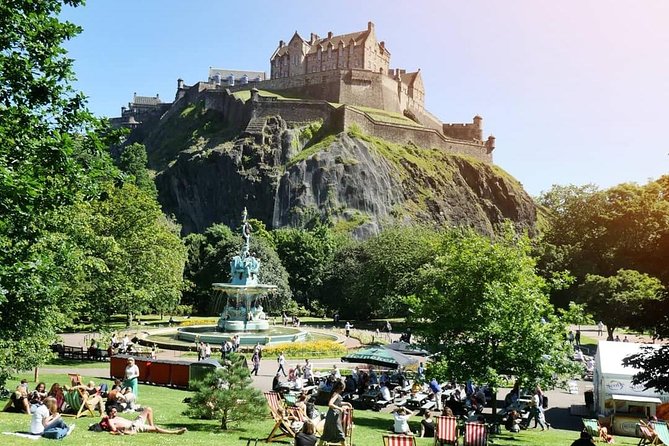 Edinburgh Castle Guided Walking Tour in English - Timing and pacing: a solid guided block plus self-exploration