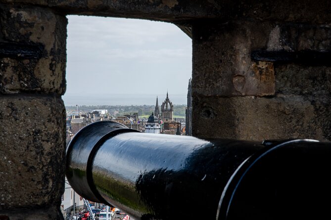 Edinburgh Castle: Guided Walking Tour with Entry Ticket - Small Details That Can Improve Your Day