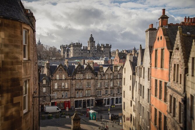 Edinburgh Castle & Royal Mile Walking Tour - Ticket Included - Writers’ Museum, Makars’ Court, and the Heart of Midlothian