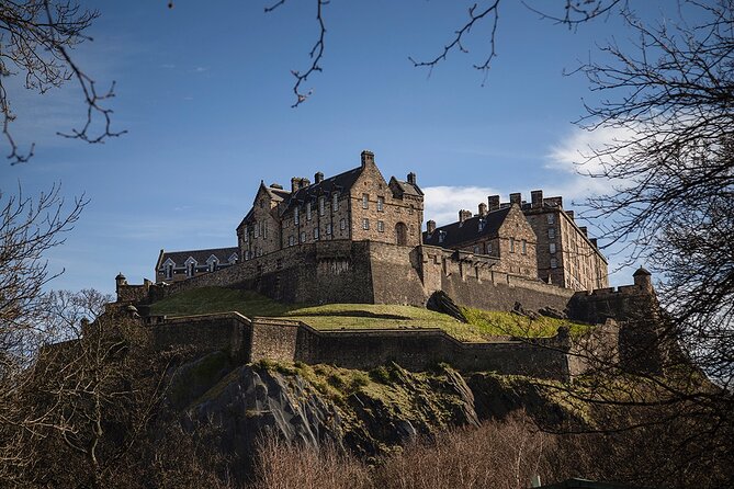 Edinburgh Castle & Royal Mile Walking Tour - Ticket Included - What the walking details mean for your comfort