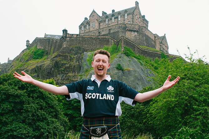 Edinburgh Castle Tickets & Tour - Local Scottish Guide In a Kilt - Castle Rock views plus the National War Memorial stop