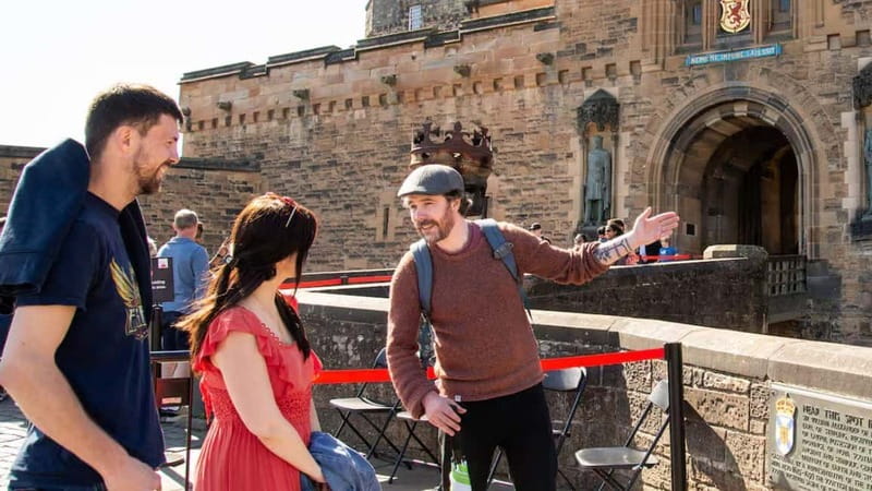 Edinburgh: Edinburgh Castle Guided History Tour with Tickets - Edinburgh Castle in 90 minutes: what this guided tour gives you