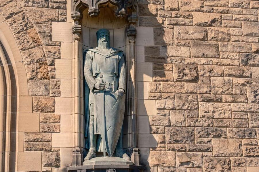 Edinburgh: Edinburgh Castle Tickets & Tour with Kilted Guide - Who This Tour Fits Best (and Who Should Consider Another Option)
