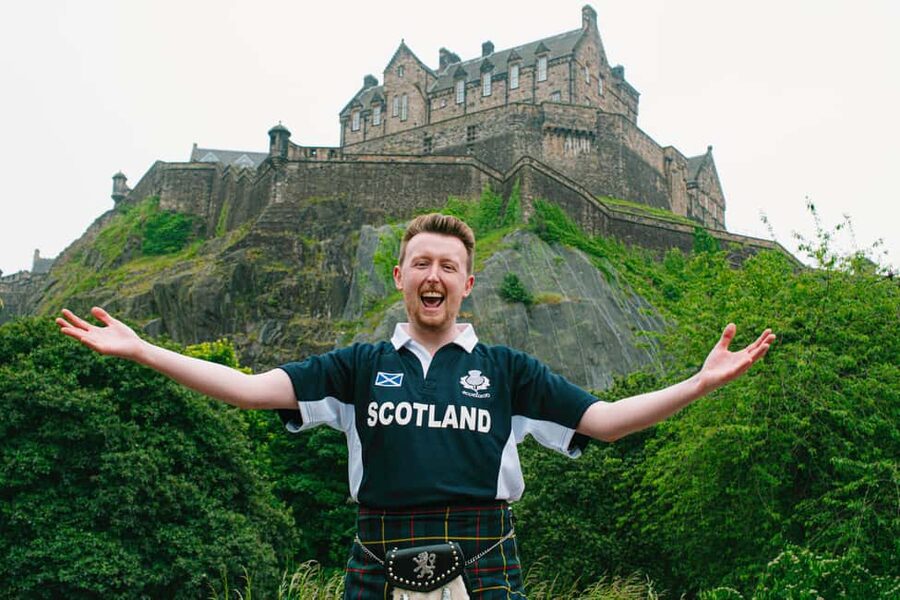 Edinburgh: Edinburgh Castle Tickets & Tour with Kilted Guide - Meeting at St Giles Cathedral: Start Where You Can’t Miss