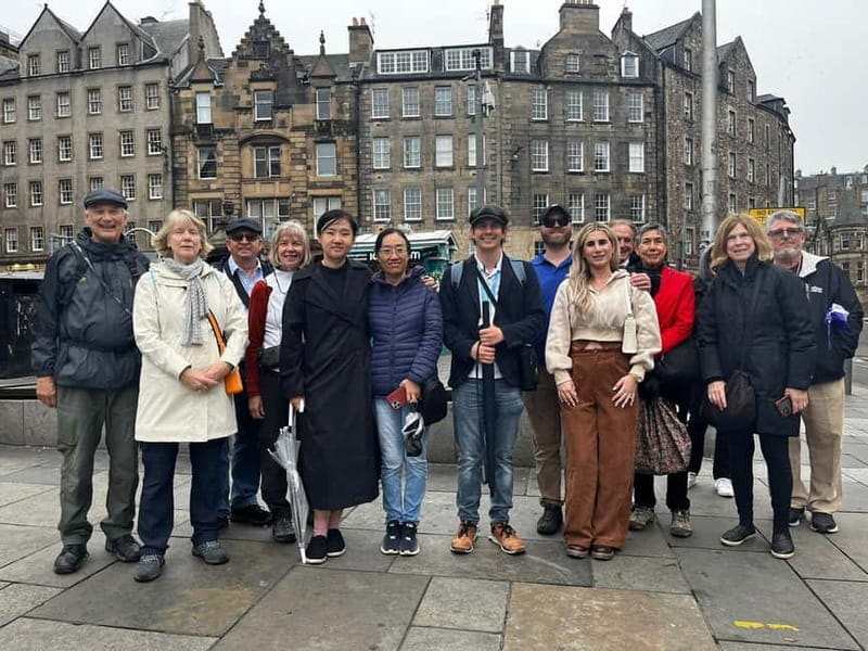 Edinburgh: Full-Day Walking Tour with Edinburgh Castle - Greyfriars Graveyard, Bobby, and the Mood of Old Edinburgh