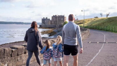 Edinburgh: Highland Cow, Blackness Castle, and Cake Tour - Tea and cake at the brasserie: the part you’ll actually crave later