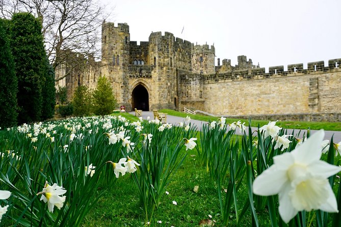 Edinburgh: Holy Island, Alnwick Castle & Kingdom of Northumbria - Coach comfort, pacing, and the day schedule reality