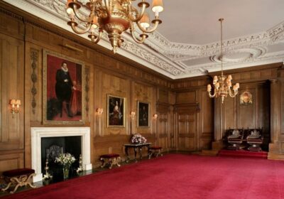 Edinburgh: Palace of Holyroodhouse Entry Ticket - The multimedia guide is the real superpower