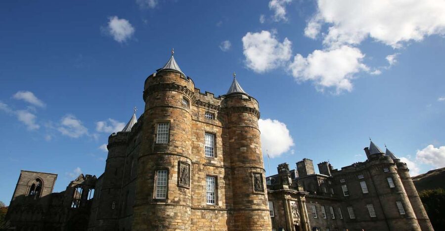 Edinburgh: Palace of Holyroodhouse Entry Ticket - Mary Queen of Scots’ chambers: where the drama has a location