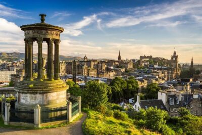 Edinburgh Rail Trip from London with Castle entry and Hop-on Hop-off bus - Kings Cross meeting point and the no-staff departure reality