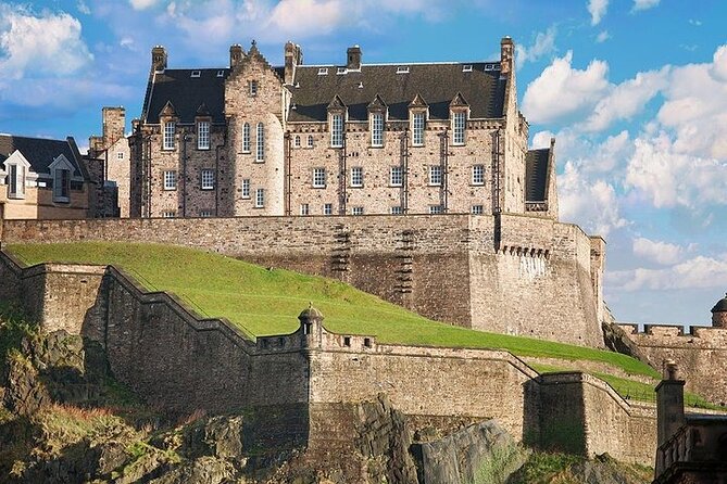 Edinburgh Skip-the-Ticket-Line Castle Walking Tour - St Margaret’s Chapel, plus two quirky stories you’ll remember