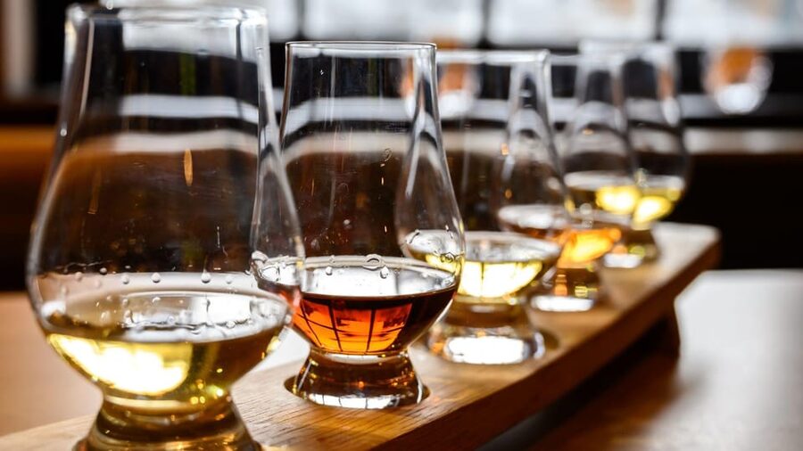 Edinburgh: Stirling Castle, Kelpies, Whisky & Highlands Tour - Key Highlights Worth Planning Around