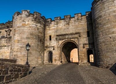 Edinburgh: Stirling Castle, Kelpies, Whisky & Highlands Tour - Getting There: Meeting Point, Coach Time, and How the Day Flows
