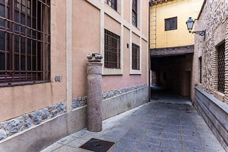 English Tour Toledo Complete with Patio-Palace House ⭐⭐⭐⭐⭐ - Mezquita de las Tornerias, Posada de la Hermandad, and the short stops that add up