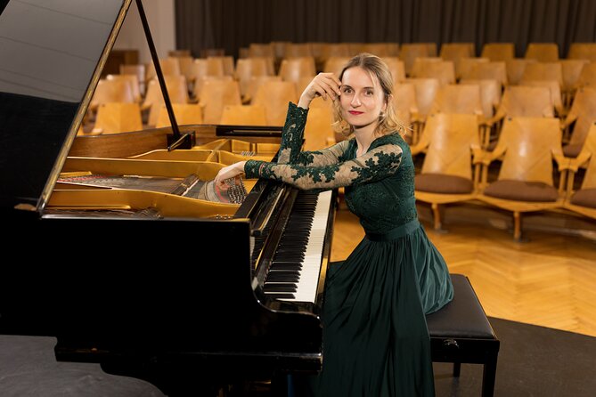 Everyday Chopin Concert at 7 PM with candlelight by the Castle - Where you go: 8 Plac Zamkowy and why it’s easy to find
