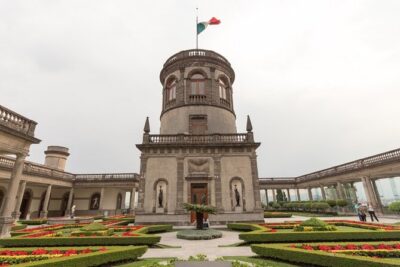 EXCLUSIVE TOUR Chapultepec Castle - Small Groups - The park walk to the castle: how to show up prepared