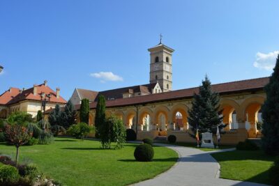 Exclusive Tour: Corvin Castle, Alba Iulia and traditional villages from Sibiu - Alba Iulia citadel: Vauban fortress layers with churches and Roman ruins