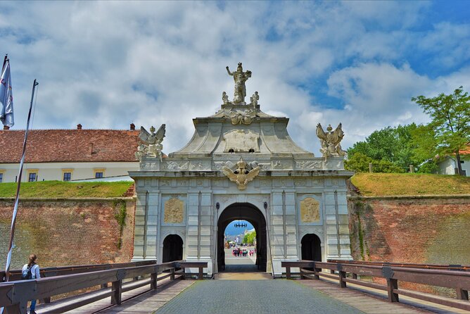 Exclusive Tour: Corvin Castle, Alba Iulia and traditional villages from Sibiu - Who should book this Corvin Castle and Alba Iulia day trip