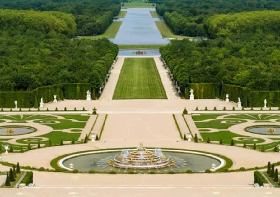 Excursion from Paris to Versailles Palace by Tootbus - The pickup puzzle: where to meet in Paris (and where you return)