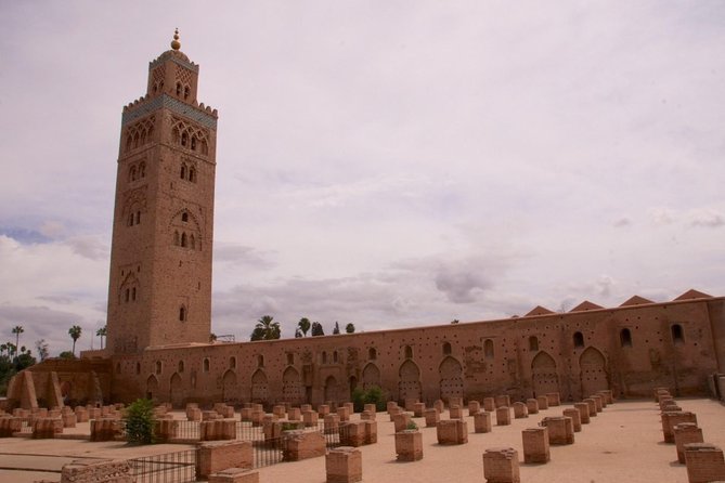 Explore Marrakech Medina: Private Tour Including Bahia Palace Visit - Private tour value: pacing, groups, and why timing can vary