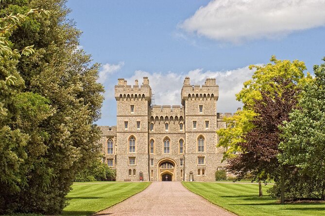 Extended visit: Windsor Castle & Stonehenge - The real deal: a day focused on Windsor and Stonehenge