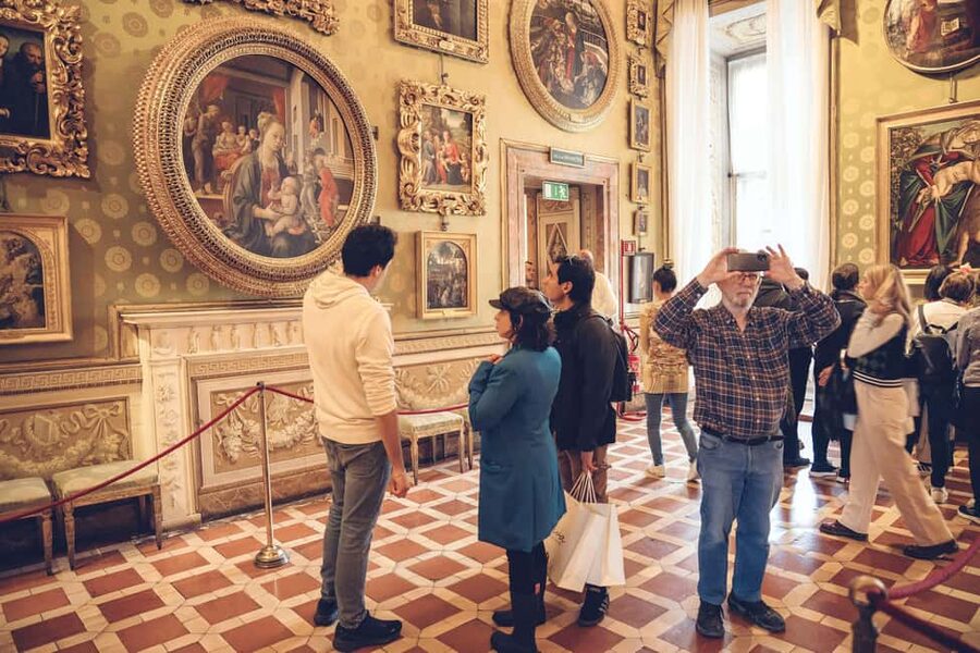 Florence: Palatina Gallery and Pitti Palace Guided Tour - Getting the best sound and the best sightlines (a real-world concern)