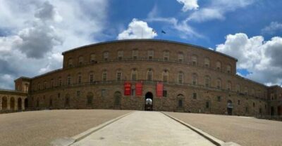 Florence: Pitti Palace and Boboli Gardens Private Tour - Meeting point reality: arriving 15 minutes early helps