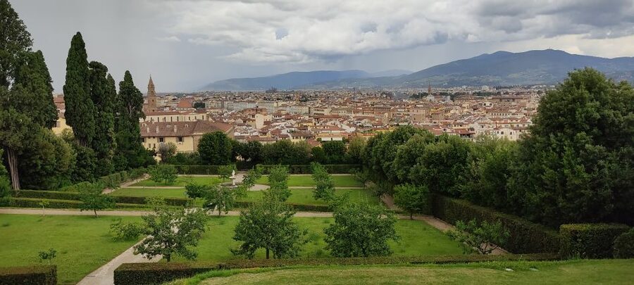 Florence: Pitti Palace and Boboli Gardens Private Tour - Royal Apartments: walking through the idea of court life