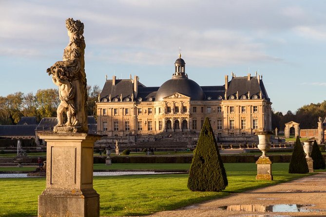 Fontainebleau and Vaux-Le-Vicomte Castle Small-Group Day Trip From Paris - Le Nôtre’s gardens: 100 acres, so pick your favorite paths