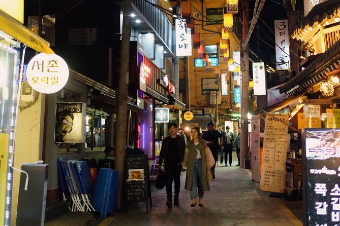 Fortress Night Hike & Snack at a Local Market - Snack stop at a traditional market: your Seoul “starter course”