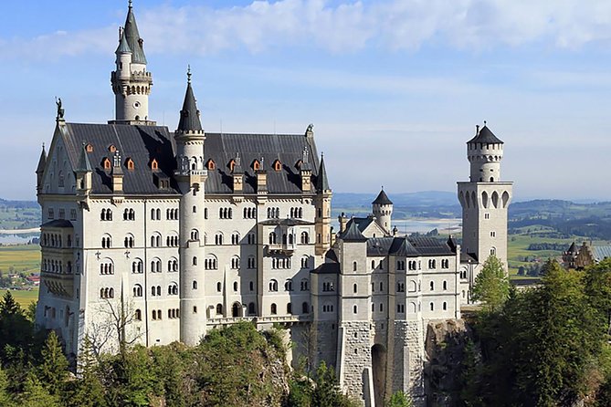 Frankfurt Super Saver: Neuschwanstein Castle and Rothenburg Day Trip - Your guide and driver: how the best days stay on schedule