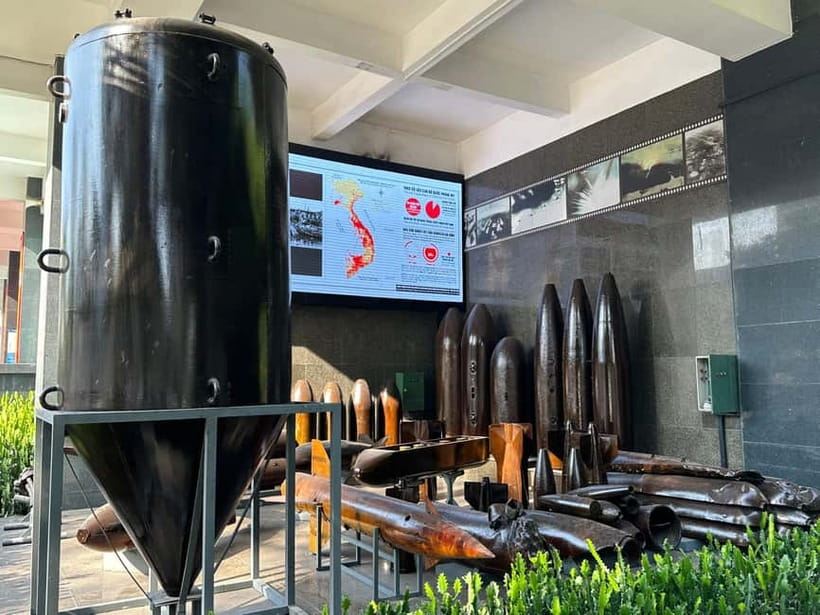 Free E-Sim War Remnants Museum & Independence Palace Tour - E-SIM bonus: staying connected for museums, maps, and questions