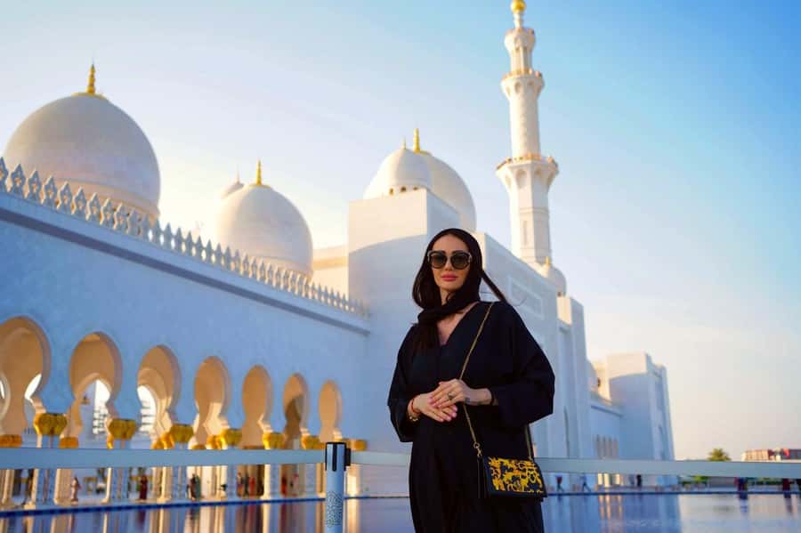 From Abu Dhabi: Grand Mosque, Royal Palace, and Etihad Tower - A Half-Day Abu Dhabi Blueprint From Your Hotel Pickup