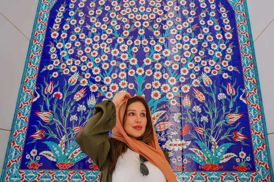 From Abu Dhabi: Grand Mosque, Royal Palace& Heritage Village - Qasr al Watan Presidential Palace: grand halls, peaceful gardens, and self-paced exploring
