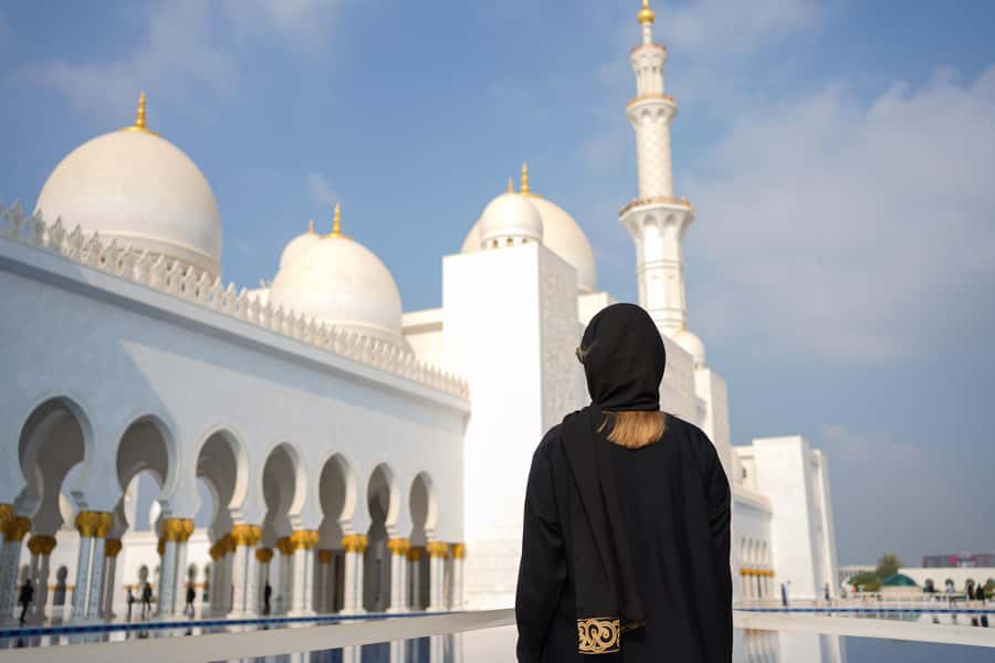From Abu Dhabi: Grand Mosque, Royal Palace& Heritage Village - Emirates Palace photo stop and the Abu Dhabi skyline wrap-up