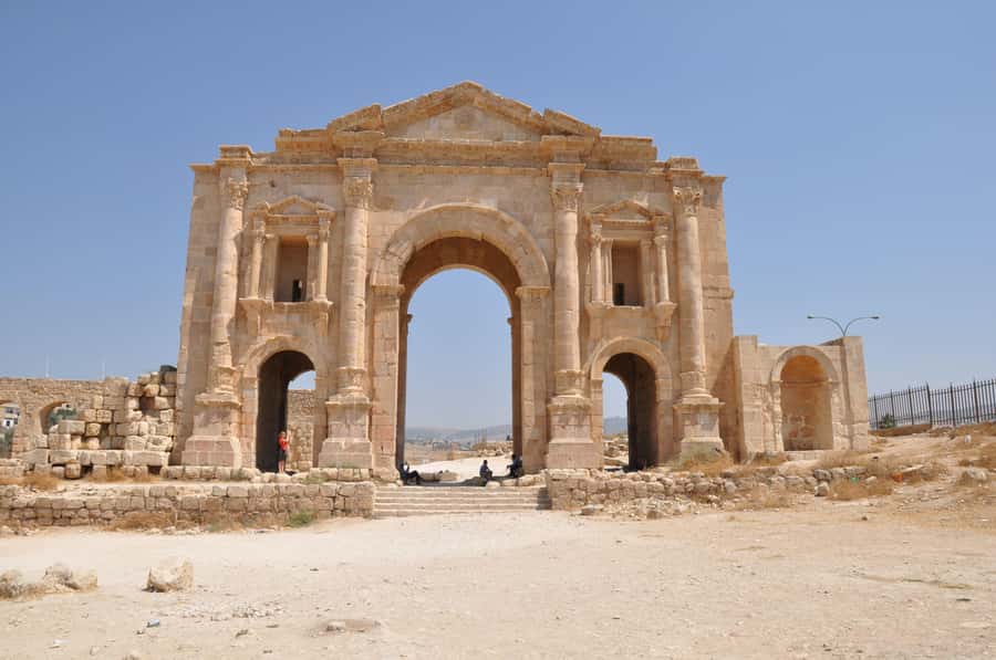 From Amman: Private Jerash, Ajloun Castle, and Umm Qais Tour - Jerash’s Roman streets: how to pace it and not miss the best angles