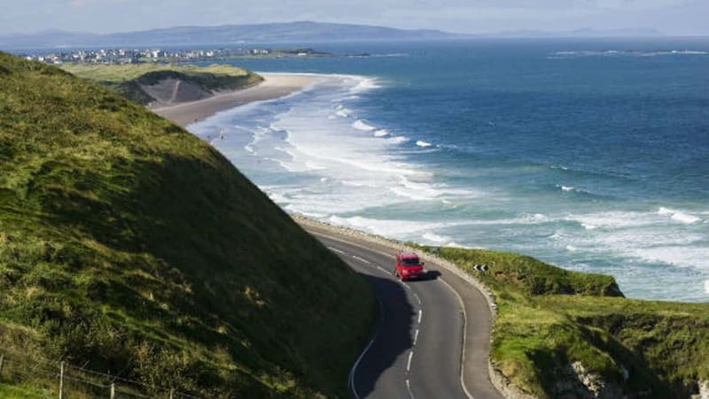 From Belfast: Giant's Causeway, Dunluce Castle & Dark Hedges - From Belfast to the Causeway: how the day really moves