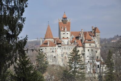 From Brasov: Discover Bran Castle and Râșnov Fortress - Bran Castle: Dracula’s Castle Meets Real Architecture