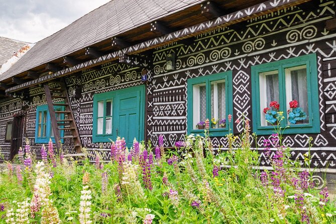From Bratislava: Čičmany, Bojnice Palace & High Tatras Day Tour - Optional Slovak-style lunch in Čičmany: good if you want the local rhythm