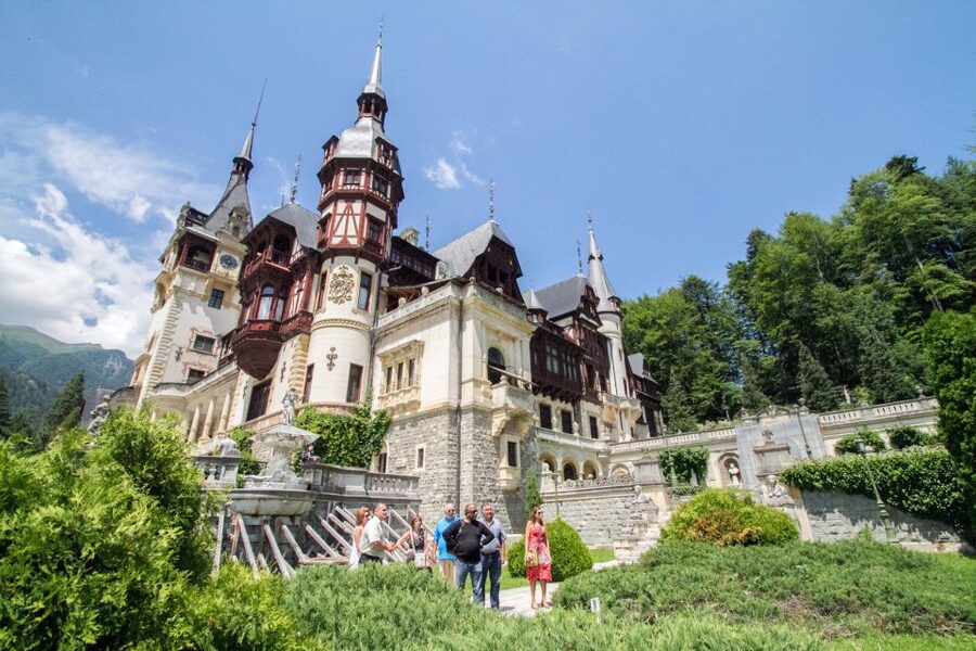 From Bucharest: Brasov Peles & Dracula's Castle Day Tour - A one-day Transylvania rush from Bucharest