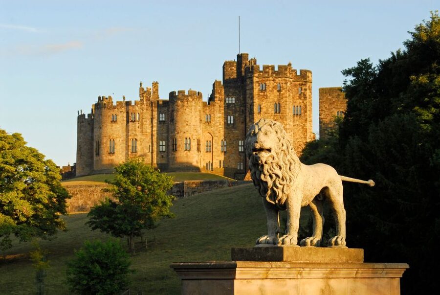From Edinburgh: Day Trip to Bamburgh and Alnwick Castle - Key things I’d zero in on