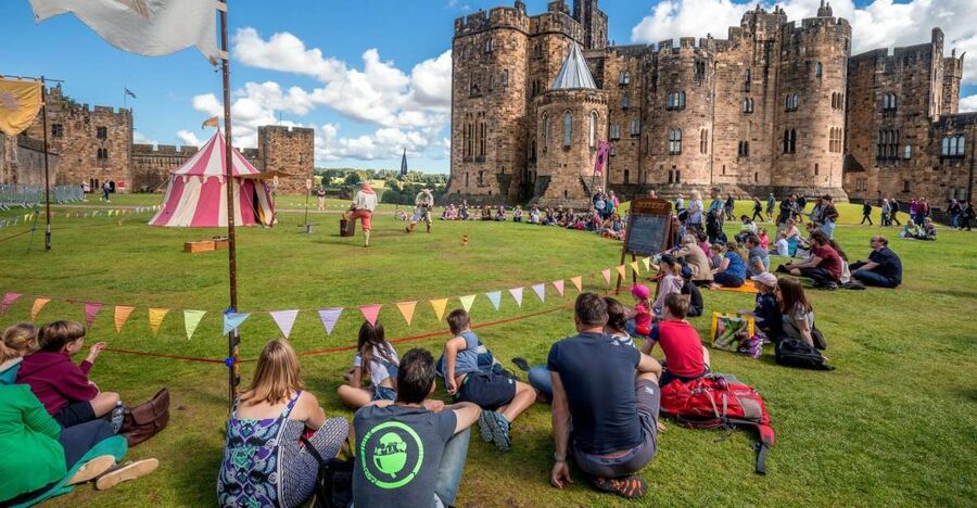 From Edinburgh: Day Trip to Bamburgh and Alnwick Castle - Getting started: Haggis Adventures and the pace of the day