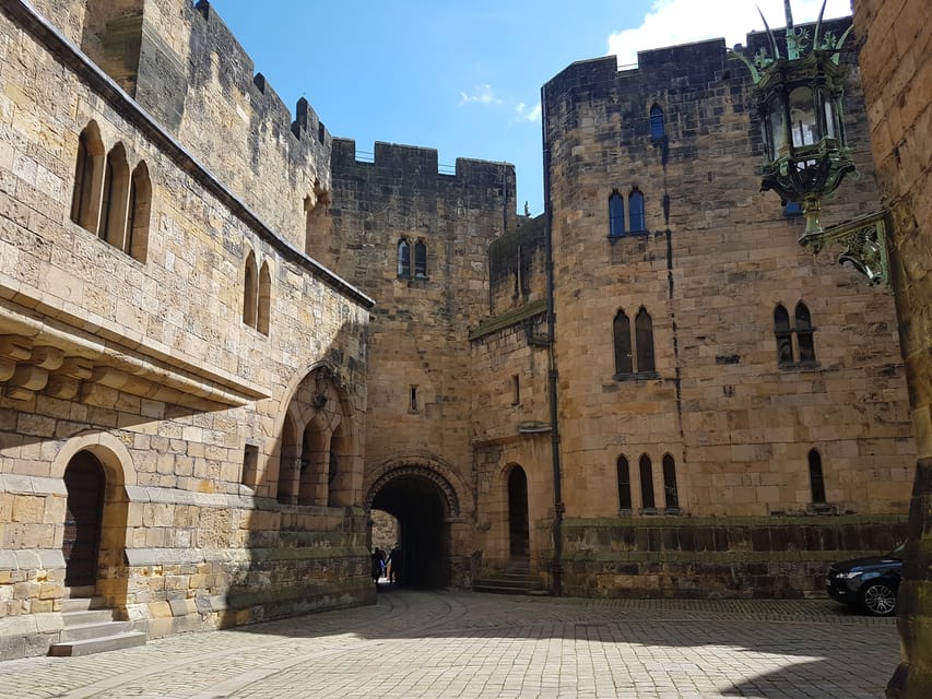 From Edinburgh: Holy Island, Alnwick Castle & Northumbria - A Northumbria day that feels bigger than it is