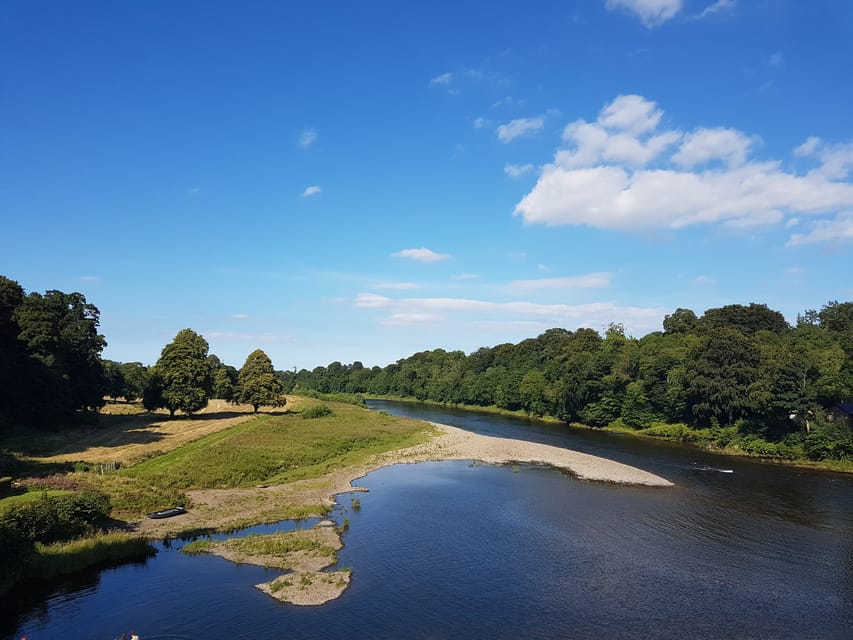 From Edinburgh: Holy Island, Alnwick Castle & Northumbria - Alnwick town and Alnwick Castle: where Percy power meets film magic