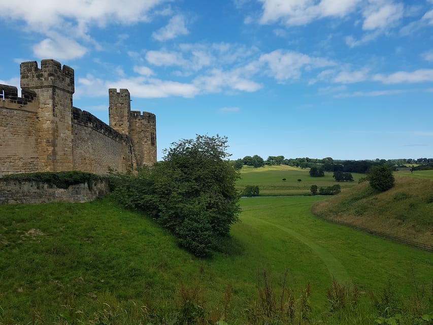 From Edinburgh: Holy Island, Alnwick Castle & Northumbria - Price and comfort: what you’re paying for with an $85 day trip