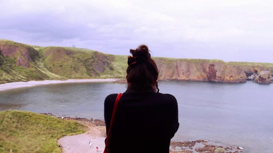 From Edinburgh: Scottish Castles Tour in Spanish - Price and value: $70 buys transport and a Spanish guide