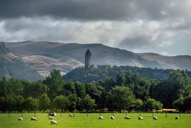 From Edinburgh: Stirling Castle, Kelpies and Loch Lomond - Guides can make or break the day