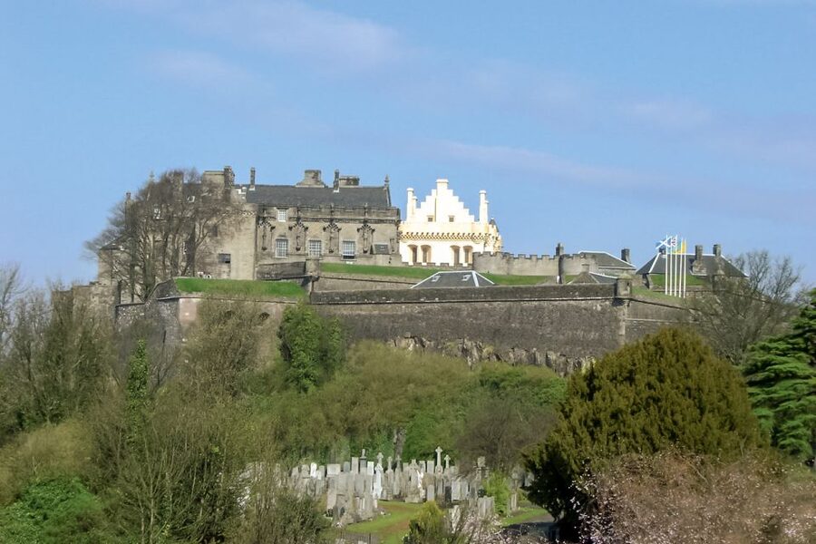 From Edinburgh: Stirling Castle, Loch Lomond & Whisky Tour - Stirlingshire drive: William Wallace stories along the way