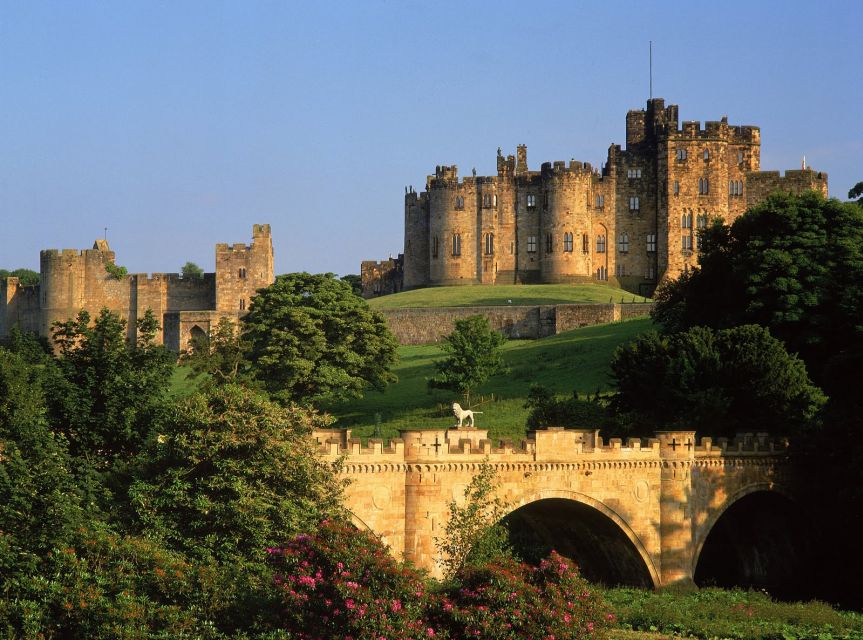 From Edinburgh: Viking Coast & Alnwick Castle Day Tour - Harry Spotter Tours: costumed guidance and interactive time